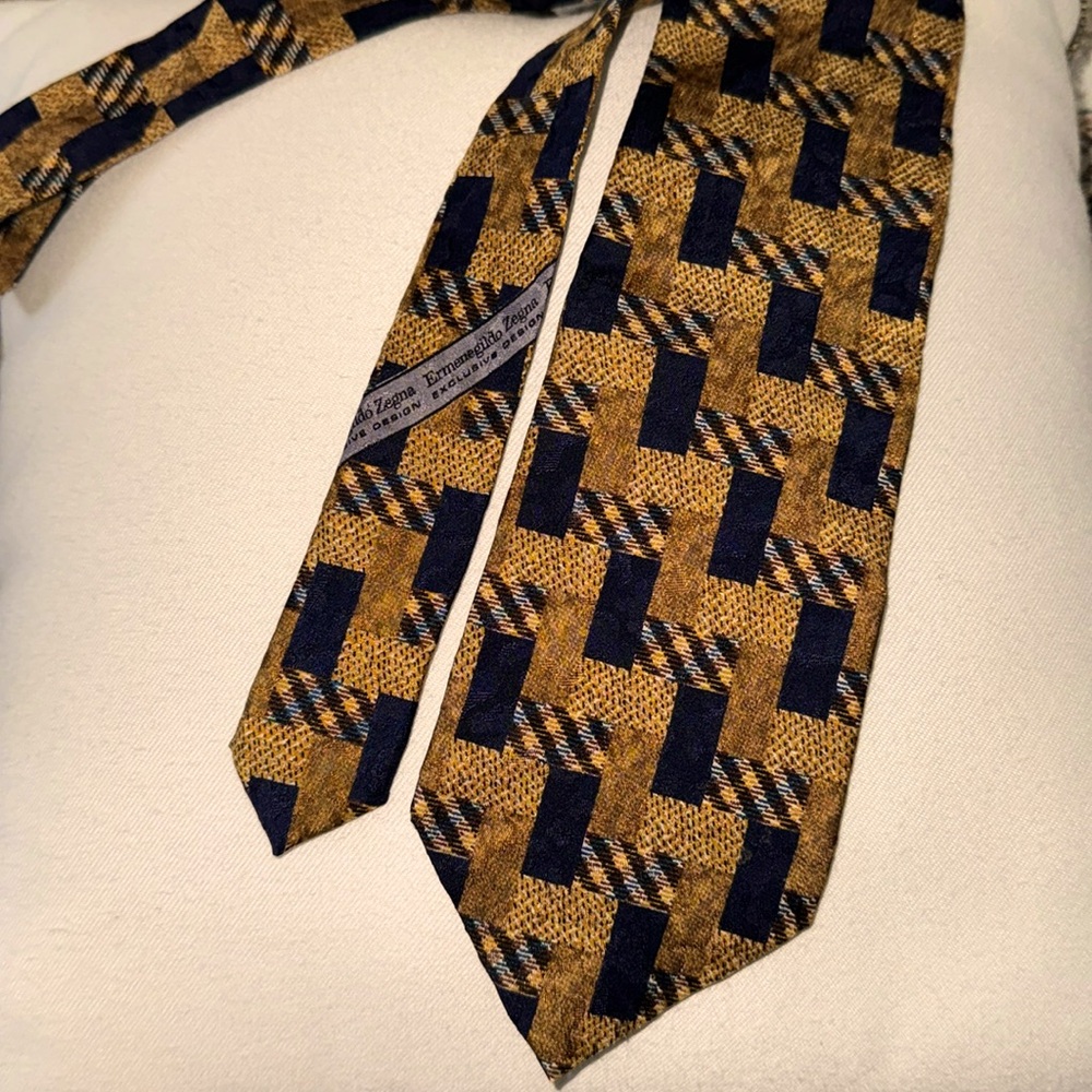 Beautiful Zegna Italian silk tie